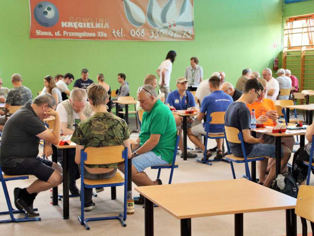 Nawet tysiąc brydżystów zjedzie do Sławy. Trwa tam międzynarodowy turniej brydża