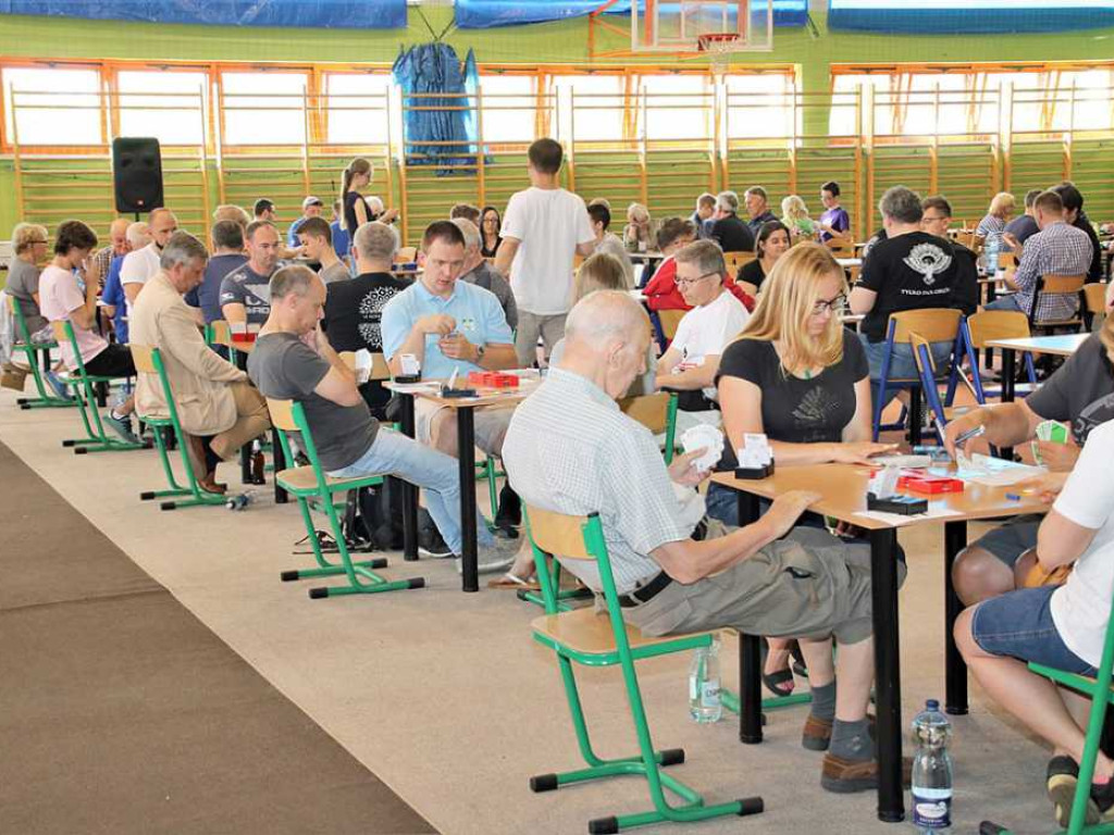 Nawet tysiąc brydżystów zjedzie do Sławy. Trwa tam międzynarodowy turniej brydża