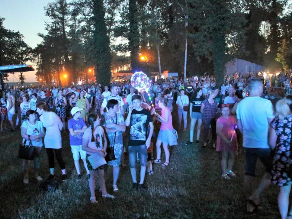 W Sławie powitano lato w rytmie disco, ale bez zespołu Pięknych i Młodych
