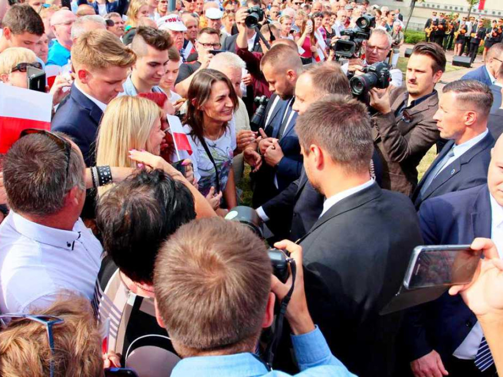 Polowanie na selfie z Prezydentem Andrzejem Dudą