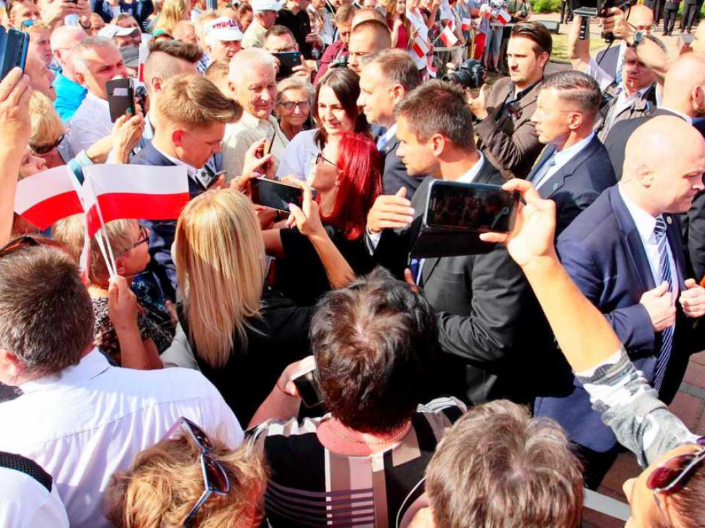 Polowanie na selfie z Prezydentem Andrzejem Dudą