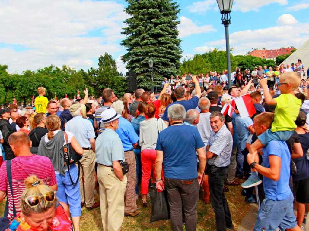 Polowanie na selfie z Prezydentem Andrzejem Dudą