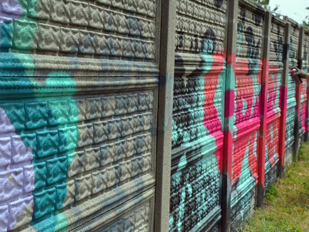 Grafficiarze wymalowali mur na legalu, ale i tak wolą pozostać anonimowi