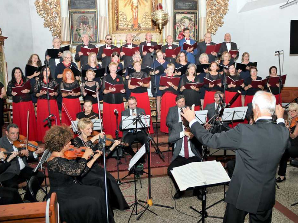 Jubileusz sławskiego chóru Cantate Deo - publiczność nagrodziła ich brawami
