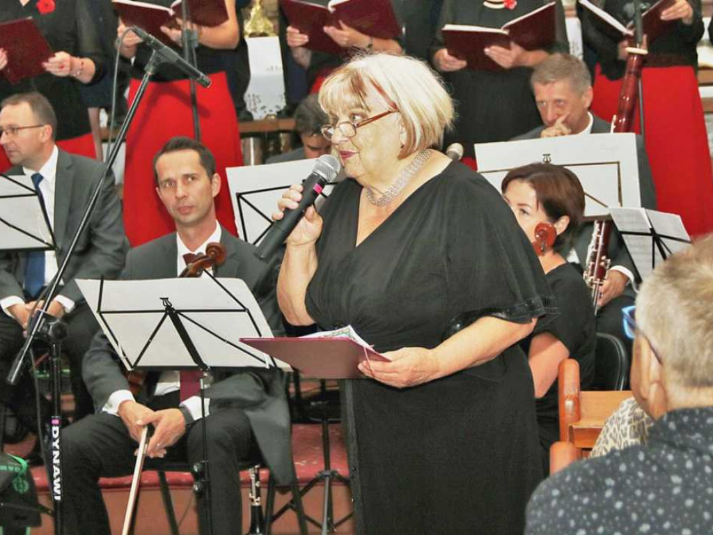 Jubileusz sławskiego chóru Cantate Deo - publiczność nagrodziła ich brawami