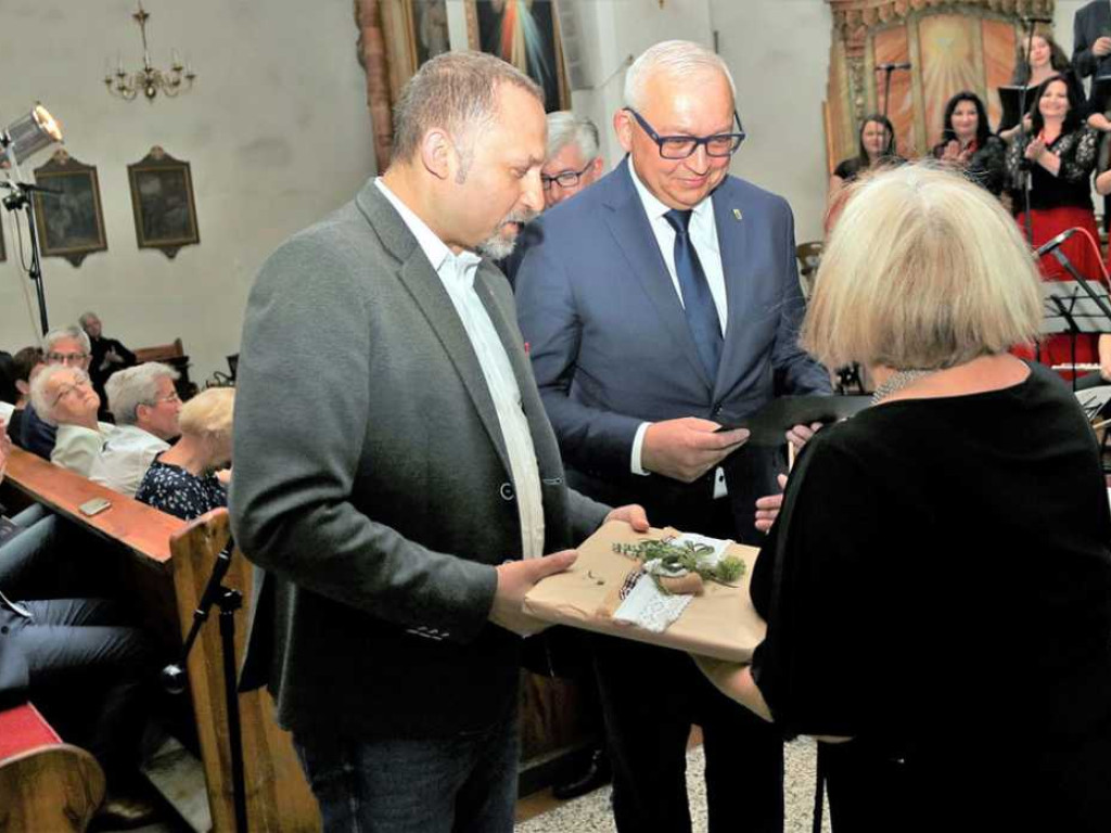 Jubileusz sławskiego chóru Cantate Deo - publiczność nagrodziła ich brawami