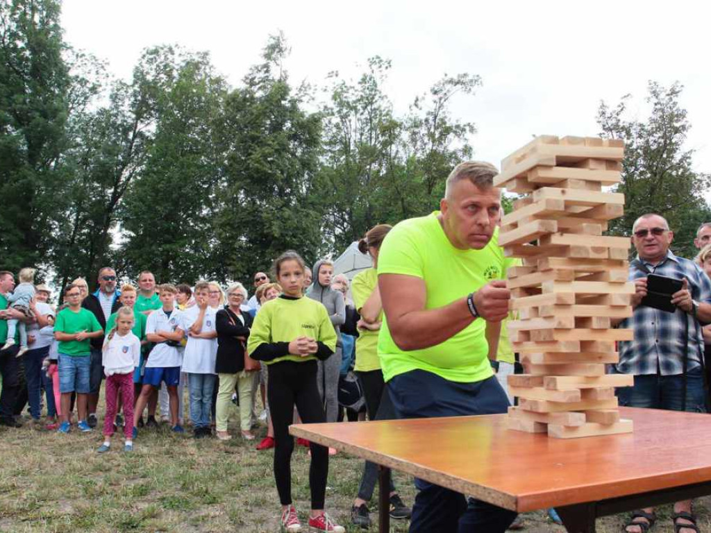 Turniej wsi w Gminie Jerzmanowa. Zwycięzcy zgarnęli miliony, a wygrał dobry humor