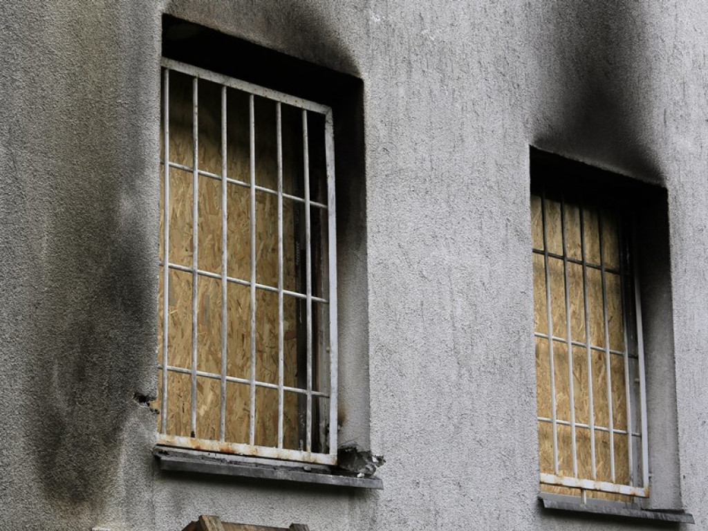 Duże zniszczenia po napadzie na bank w Żukowicach. Ludzie nadal są w szoku