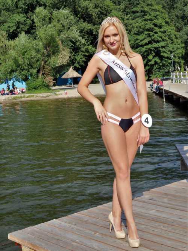 Piękności na wybiegu. Przed nami wybory Miss Sławskiej Plaży. Jak było przed rokiem?