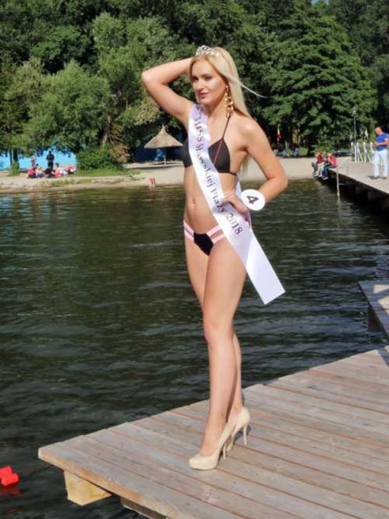 Piękności na wybiegu. Przed nami wybory Miss Sławskiej Plaży. Jak było przed rokiem?