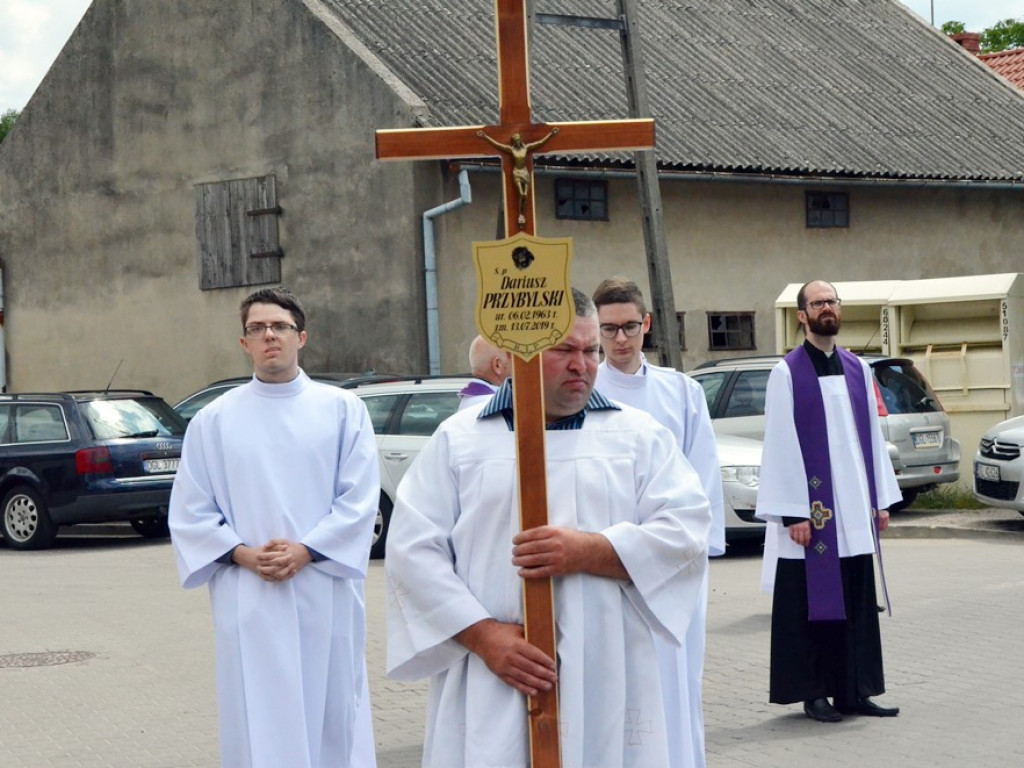 Żegnaj dobry przyjacielu... Uroczystość pogrzebowa zmarłego niespodziewanie Dariusza Przybylskiego