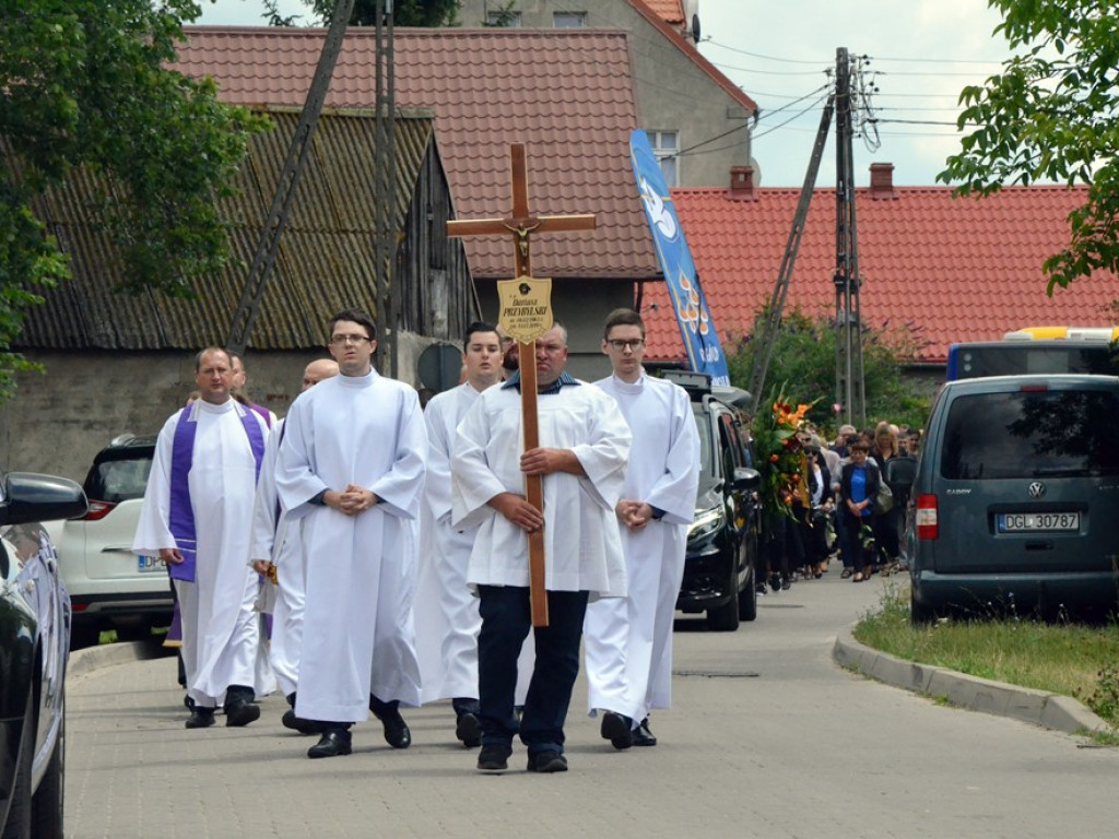 Żegnaj dobry przyjacielu... Uroczystość pogrzebowa zmarłego niespodziewanie Dariusza Przybylskiego