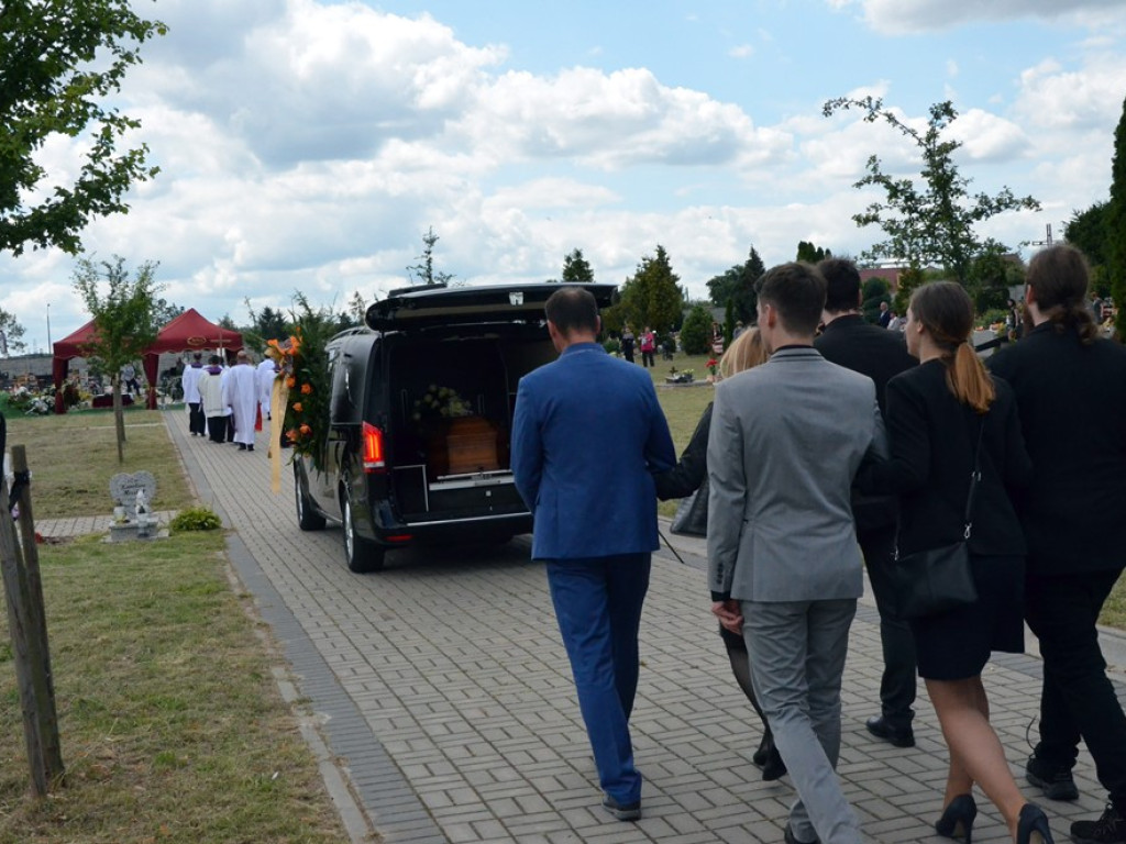 Żegnaj dobry przyjacielu... Uroczystość pogrzebowa zmarłego niespodziewanie Dariusza Przybylskiego