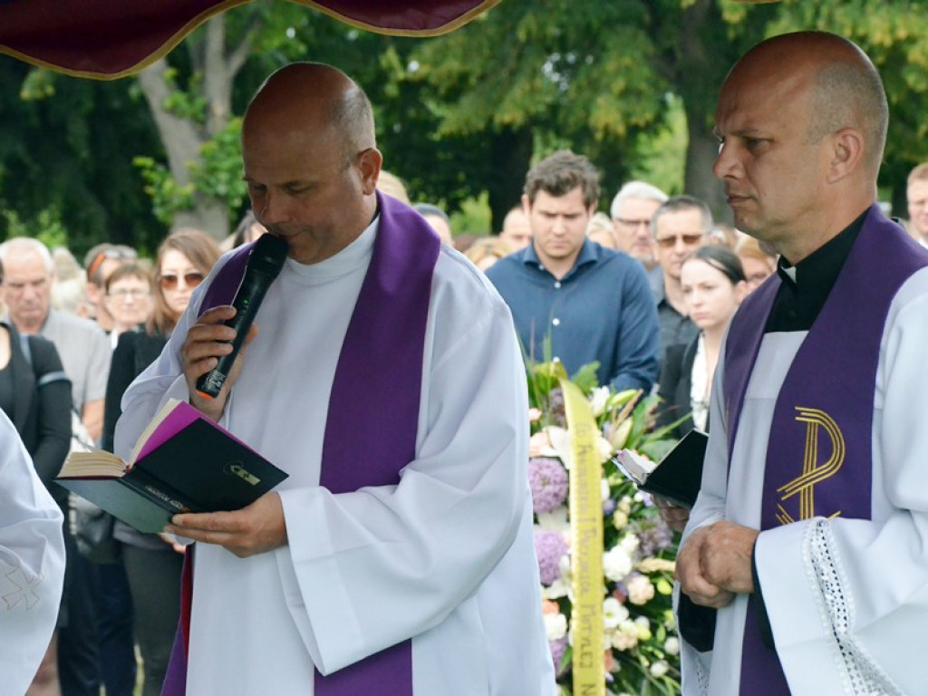 Żegnaj dobry przyjacielu... Uroczystość pogrzebowa zmarłego niespodziewanie Dariusza Przybylskiego