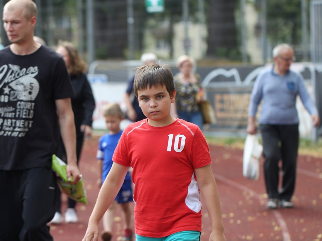 Spotkali się z legendami Chrobrego Głogów i zagrali mecz na stadionie