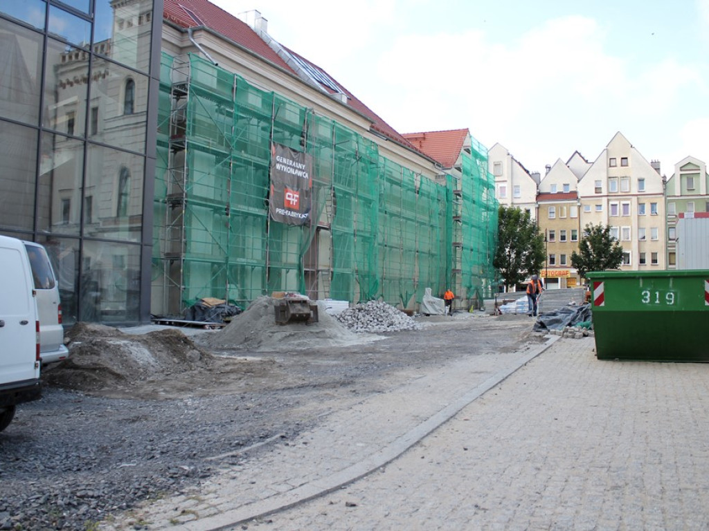 Koszty ciągle rosną. Trzeba dołożyć do odbudowy teatru kolejnych kilka  milionów