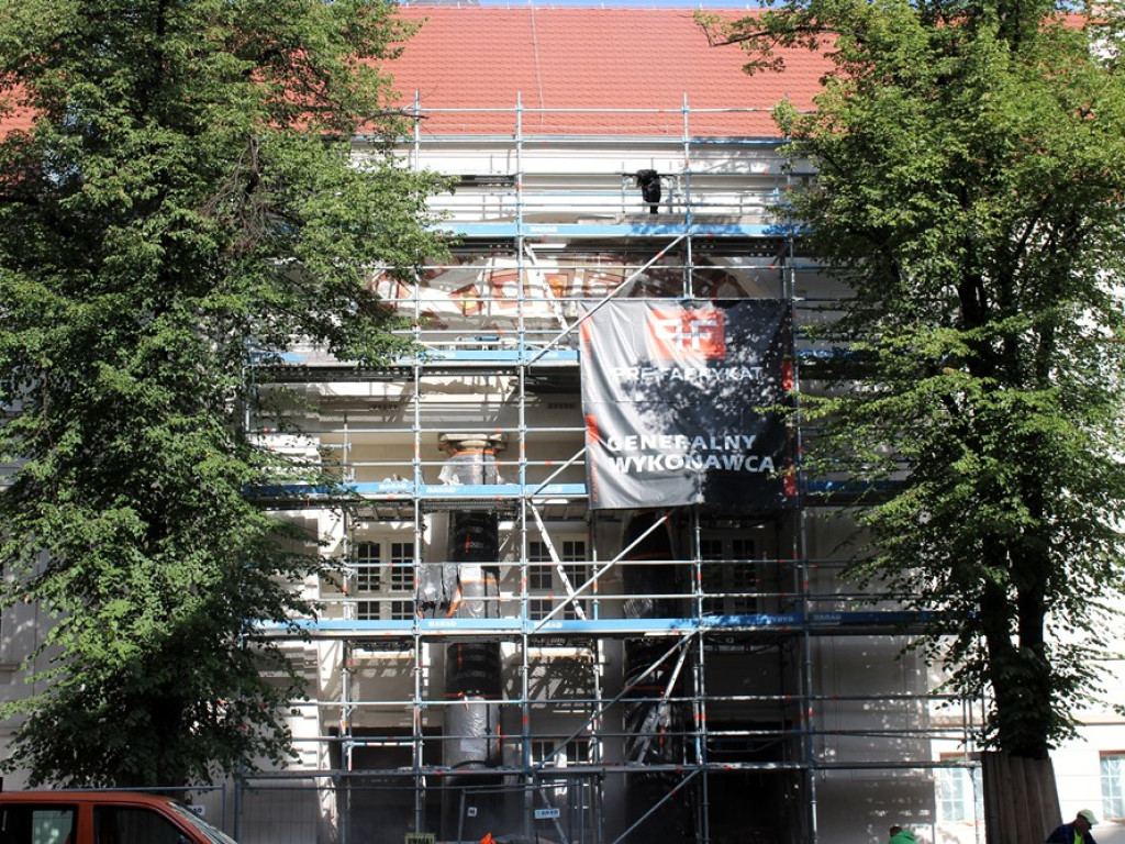 Koszty ciągle rosną. Trzeba dołożyć do odbudowy teatru kolejnych kilka  milionów