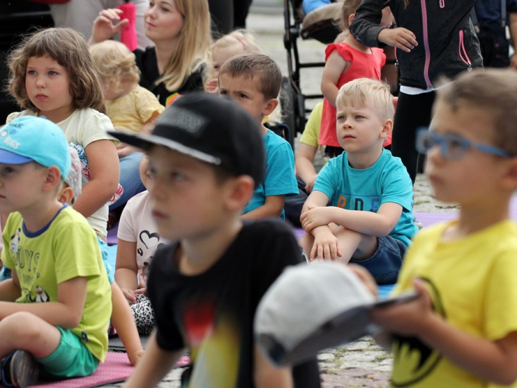 Spektakl dla dzieci na głogowskim rynku znów ściągnął tłumy