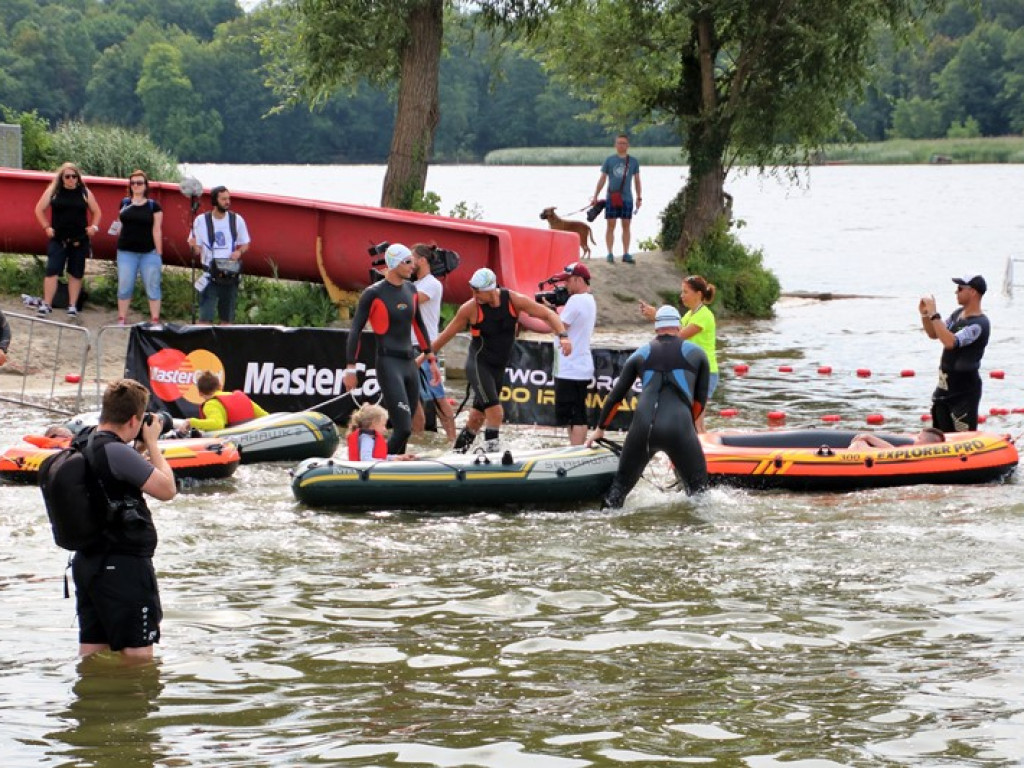 Setki zawodników na starcie Sławskiego Festiwalu Triathlonu