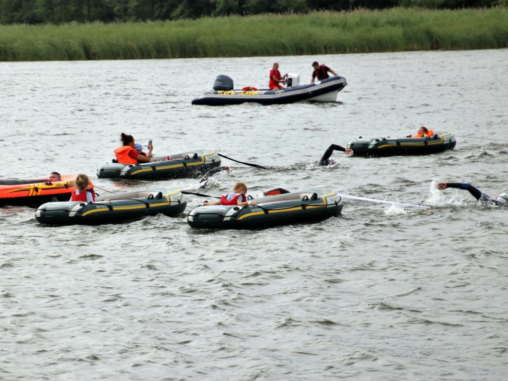 Setki zawodników na starcie Sławskiego Festiwalu Triathlonu