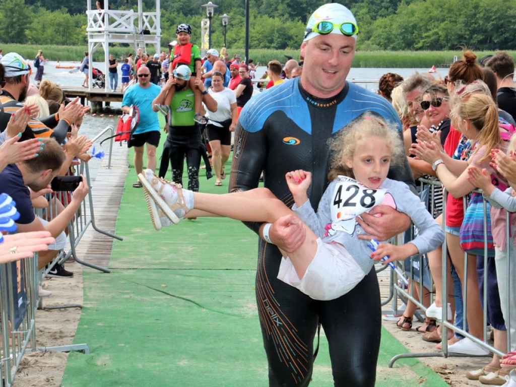 Setki zawodników na starcie Sławskiego Festiwalu Triathlonu