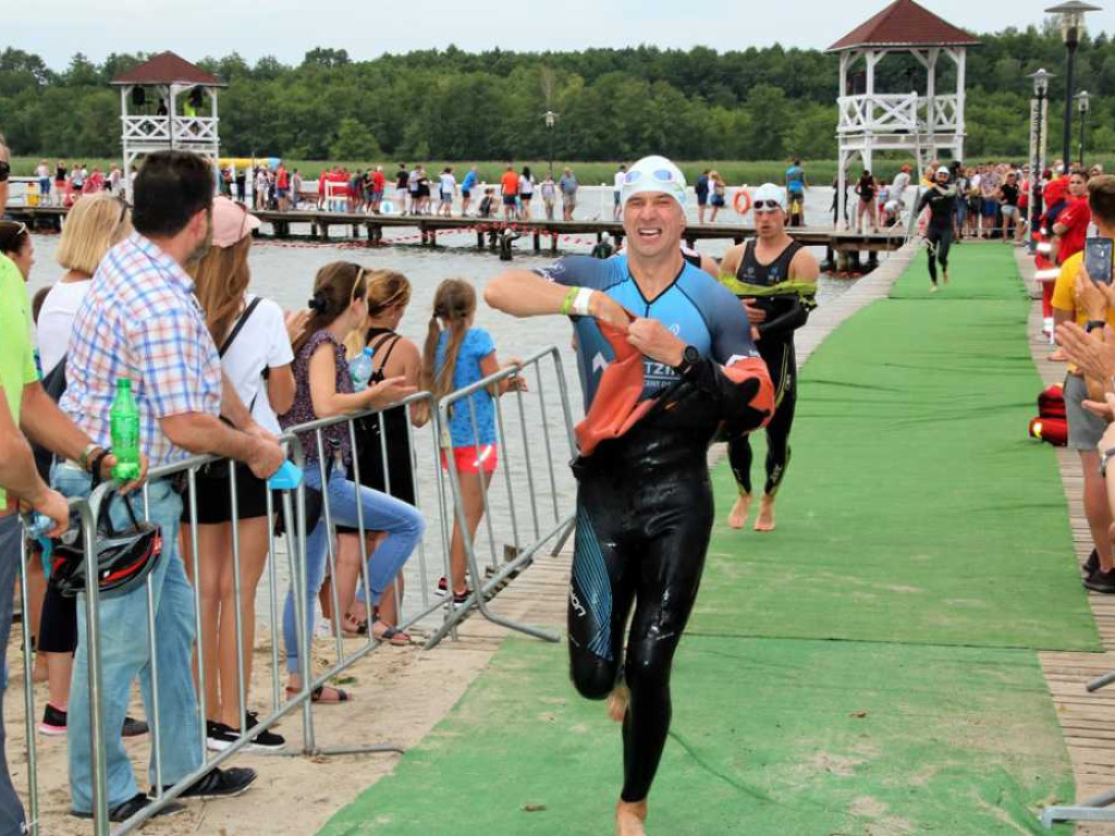 Setki zawodników na starcie Sławskiego Festiwalu Triathlonu