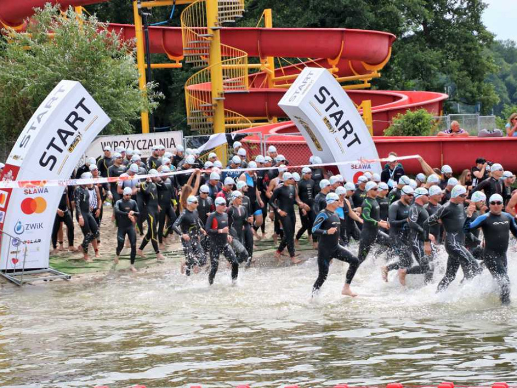 Setki zawodników na starcie Sławskiego Festiwalu Triathlonu