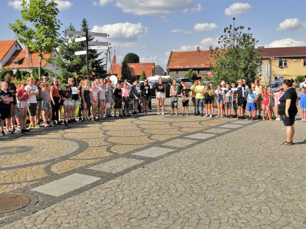 Na sławskim rynku huczne świętowanie z okazji jubileuszu PCK