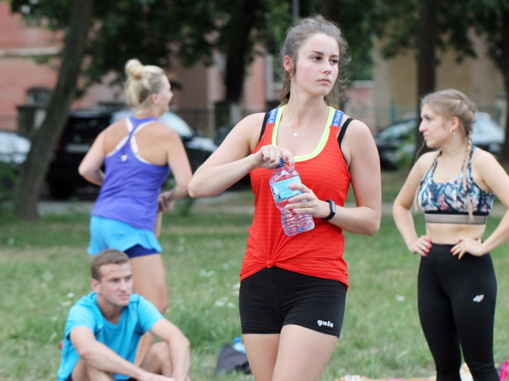 Otwarty trening ambasadorki Ewy Chodakowskiej ściągnął na marinę nie tylko kobiety
