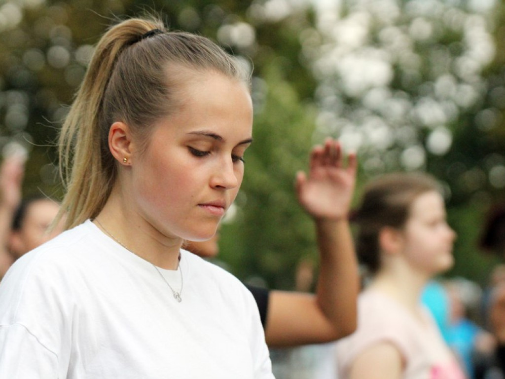 Otwarty trening ambasadorki Ewy Chodakowskiej ściągnął na marinę nie tylko kobiety