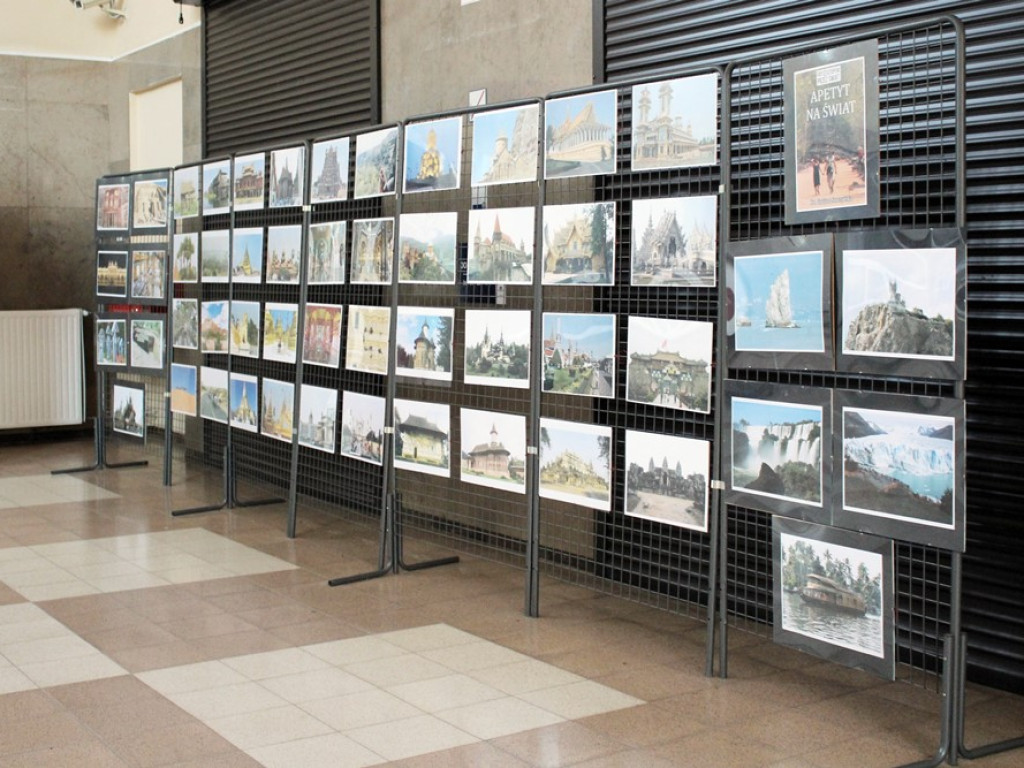 Wystawa podróżniczki Grażyny Sroczyńskiej ozdabia kolejowy dworzec. Co dalej?