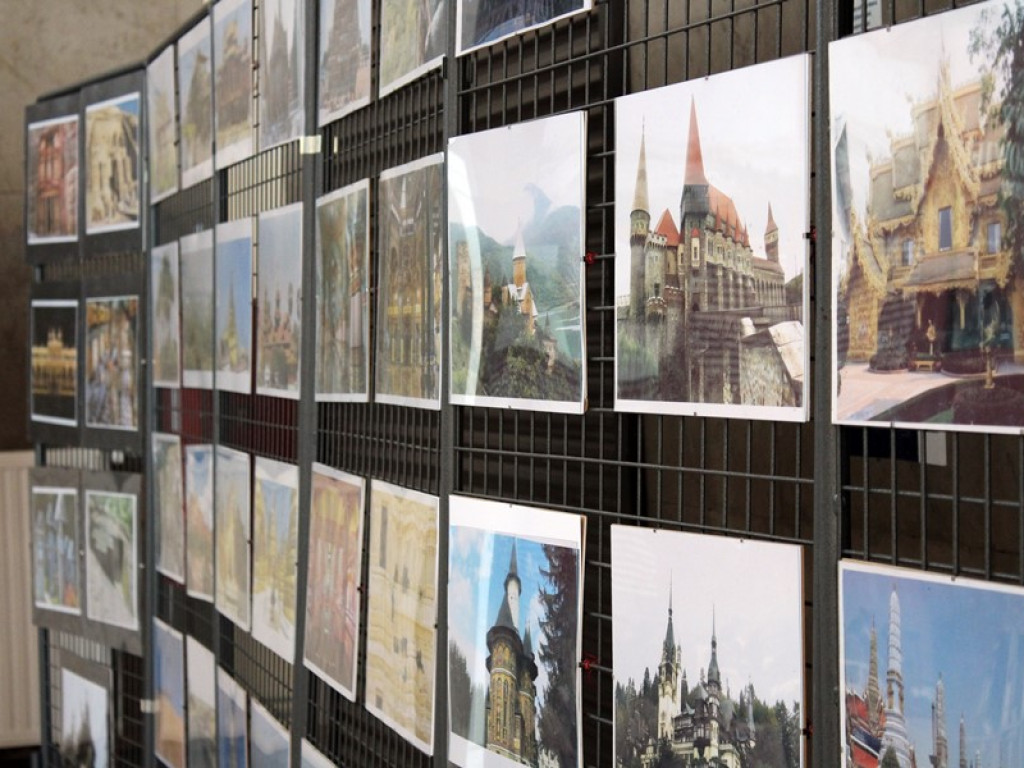 Wystawa podróżniczki Grażyny Sroczyńskiej ozdabia kolejowy dworzec. Co dalej?