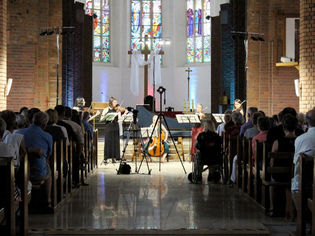 Koncert muzyki barokowej w głogowskiej kolegiacie. Chętnych nie brakowało