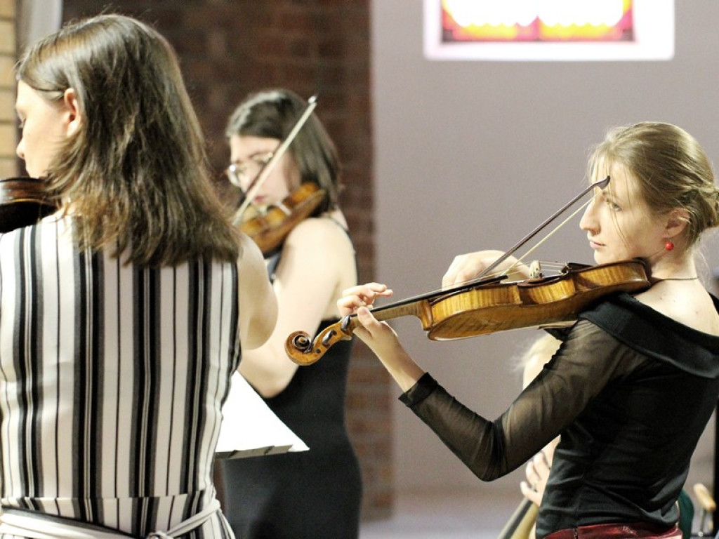 Koncert muzyki barokowej w głogowskiej kolegiacie. Chętnych nie brakowało