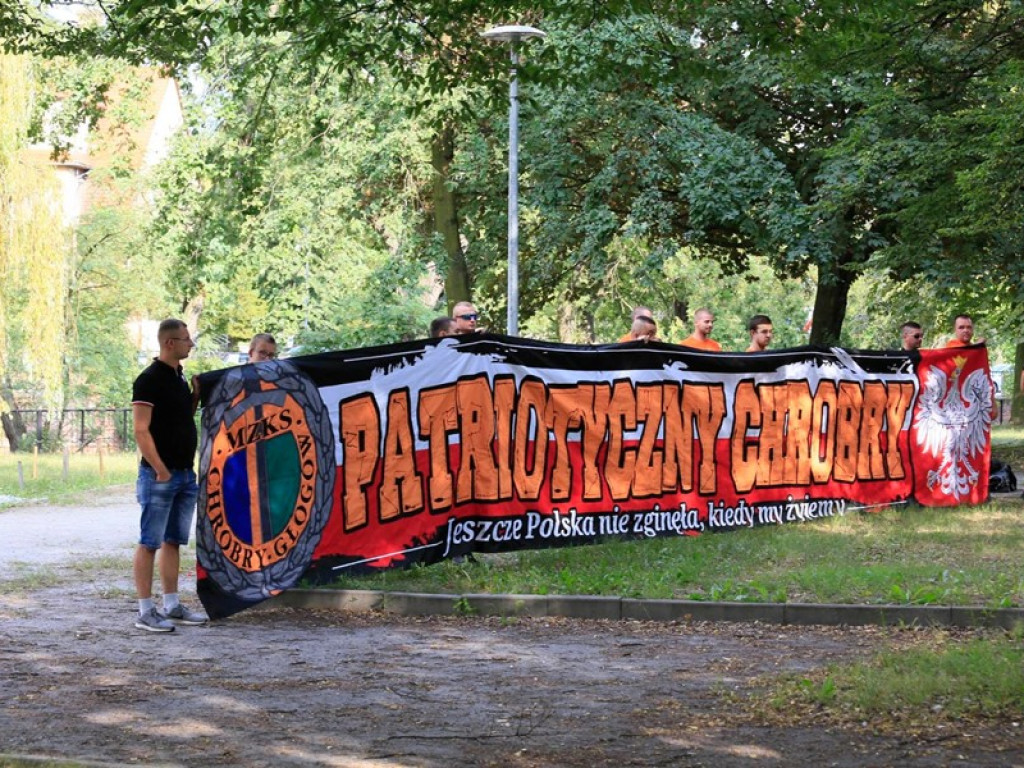 Chwila zadumy przy Pomniku Podziemia Niepodległościowego w rocznicę powstania