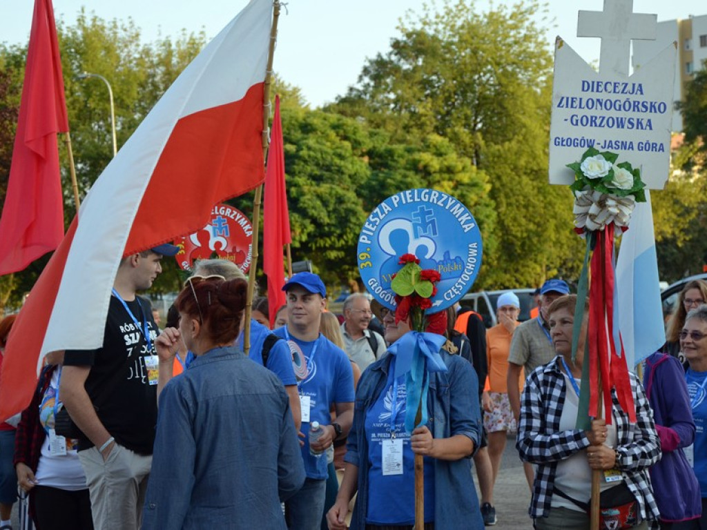 Ponad 200 pielgrzymów wyruszyło z Głogowa na Jasną Górę