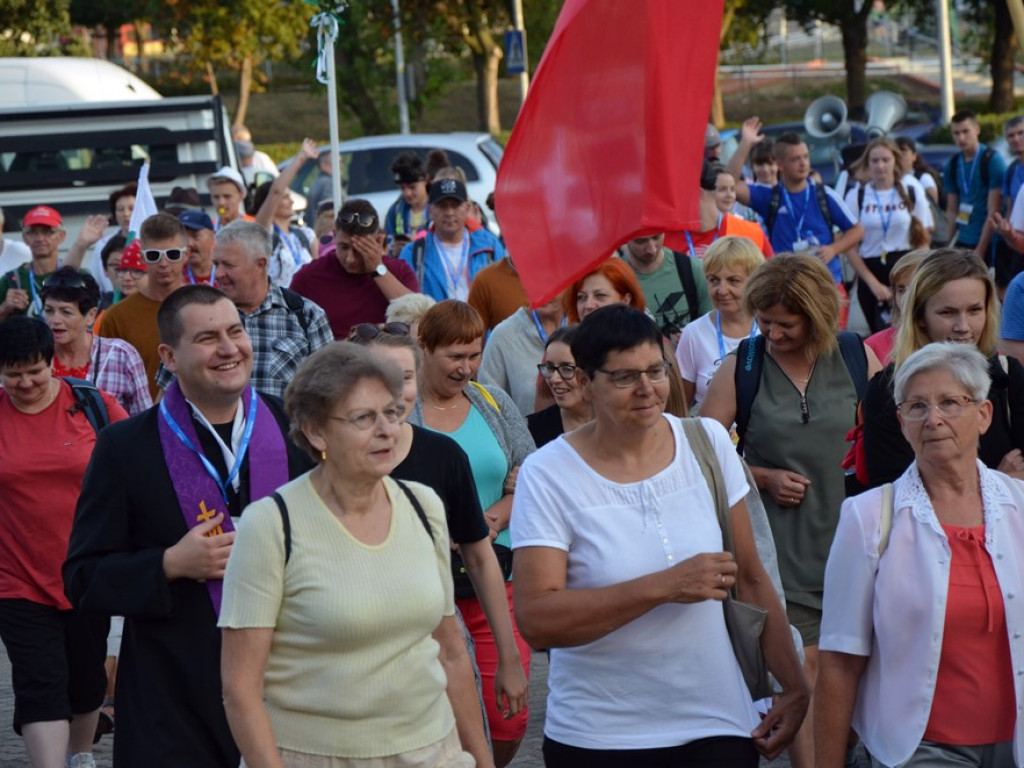 Ponad 200 pielgrzymów wyruszyło z Głogowa na Jasną Górę