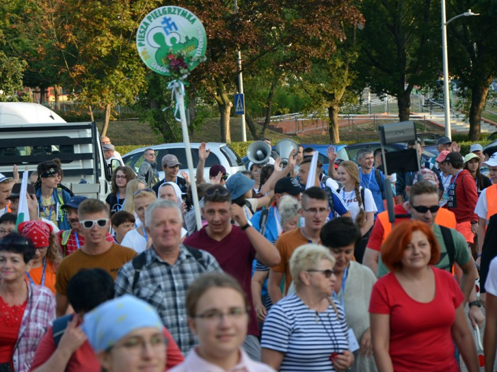 Ponad 200 pielgrzymów wyruszyło z Głogowa na Jasną Górę