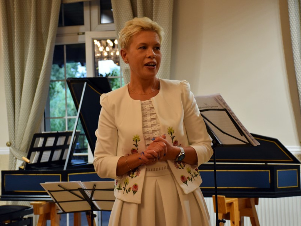 Brawa na stojąco po koncercie muzyki barokowej w Bądzowie