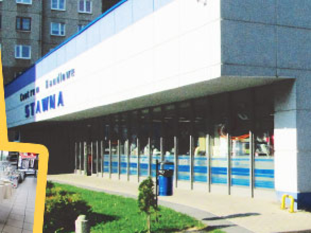 Kibice w pomarańczowo-czarnych barwach wypełniają trybuny stadionu. Za chwilę inauguracja sezonu w Głogowie!