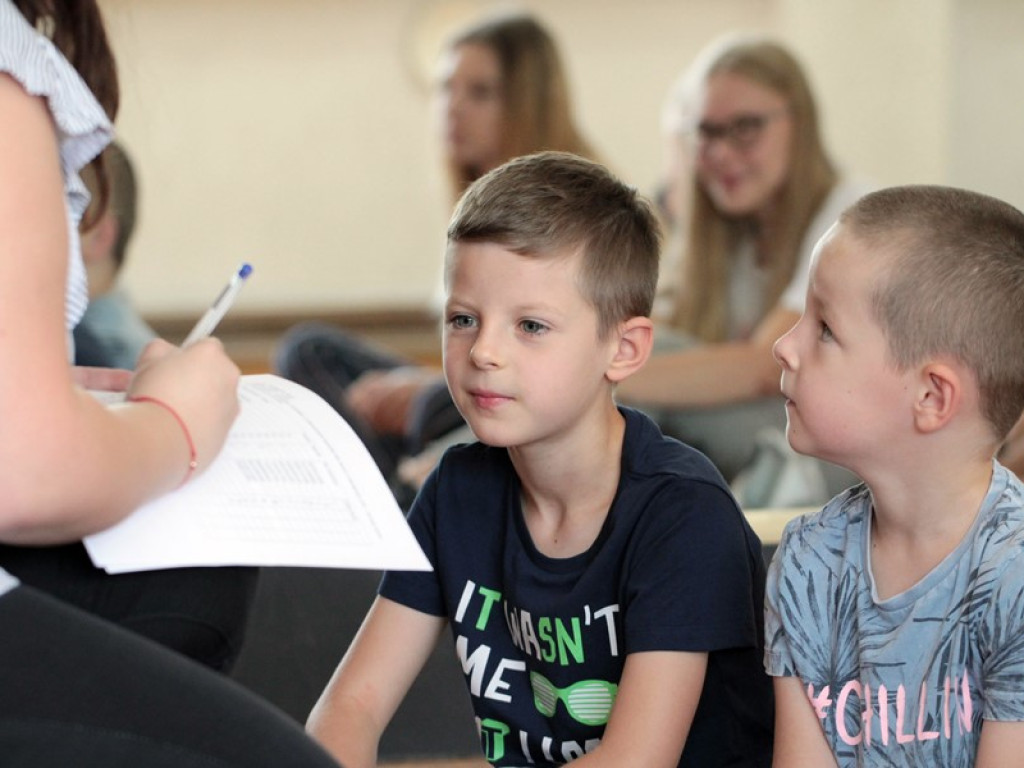 Dzieci odkrywają swoje talenty podczas letnich warsztatów wokalnych