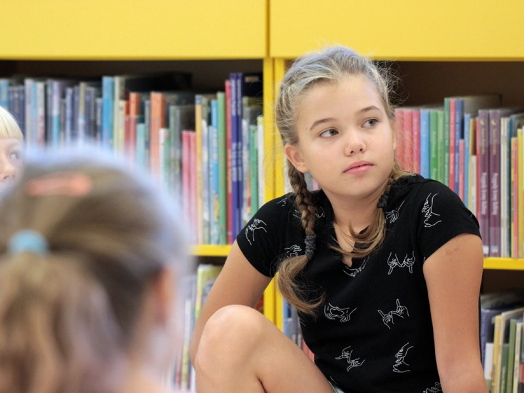 Pierwszy tydzień letniej akcji w bibliotece za nami. Na dzieci czekało wiele atrakcji