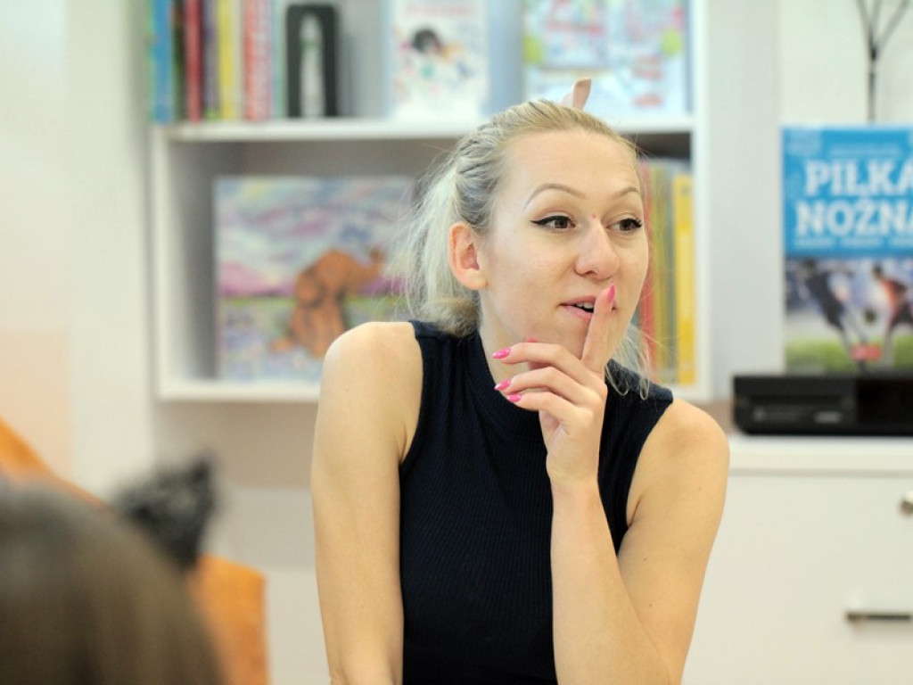 Pierwszy tydzień letniej akcji w bibliotece za nami. Na dzieci czekało wiele atrakcji