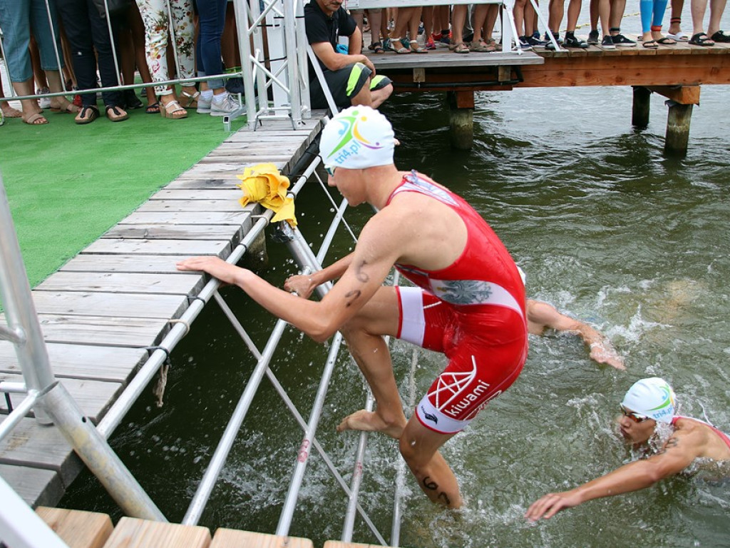 W Sławie wyłoniono mistrzów triathlonu w kategoriach młodzik oraz junior młodszy