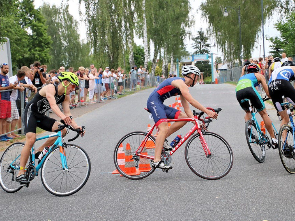 W Sławie wyłoniono mistrzów triathlonu w kategoriach młodzik oraz junior młodszy
