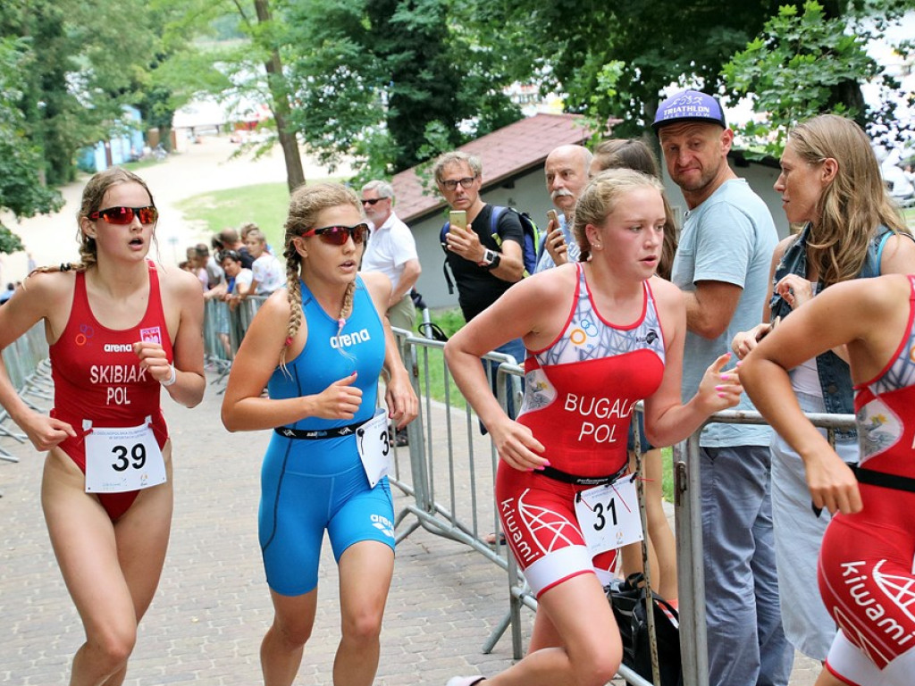 W Sławie wyłoniono mistrzów triathlonu w kategoriach młodzik oraz junior młodszy