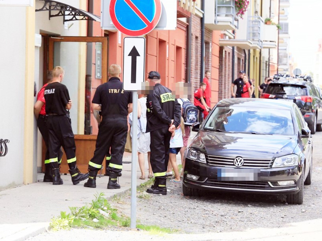 Saperzy wydobyli bombę lotniczą z Odry! Podczas akcji Głogów stanął w korkach