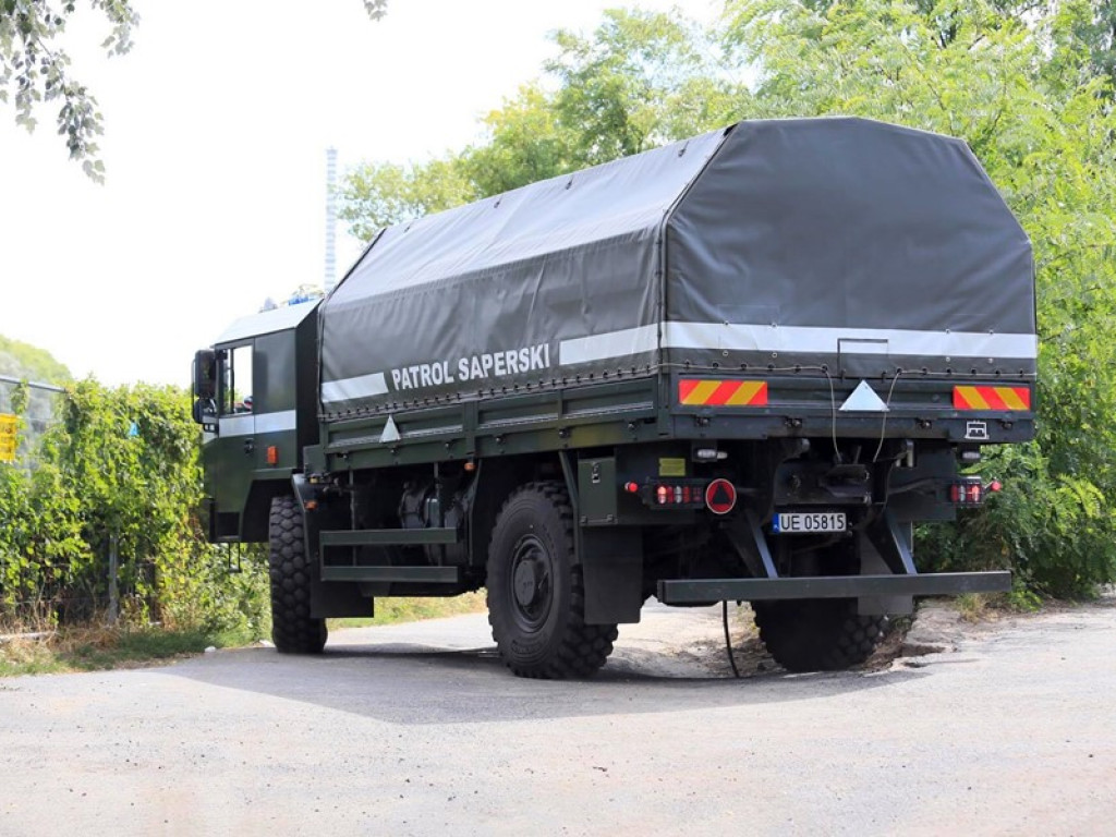 Saperzy wydobyli bombę lotniczą z Odry! Podczas akcji Głogów stanął w korkach