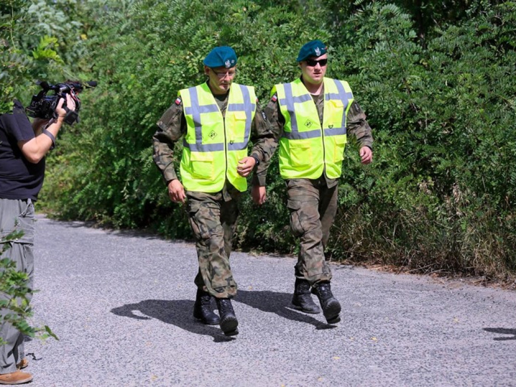 Saperzy wydobyli bombę lotniczą z Odry! Podczas akcji Głogów stanął w korkach
