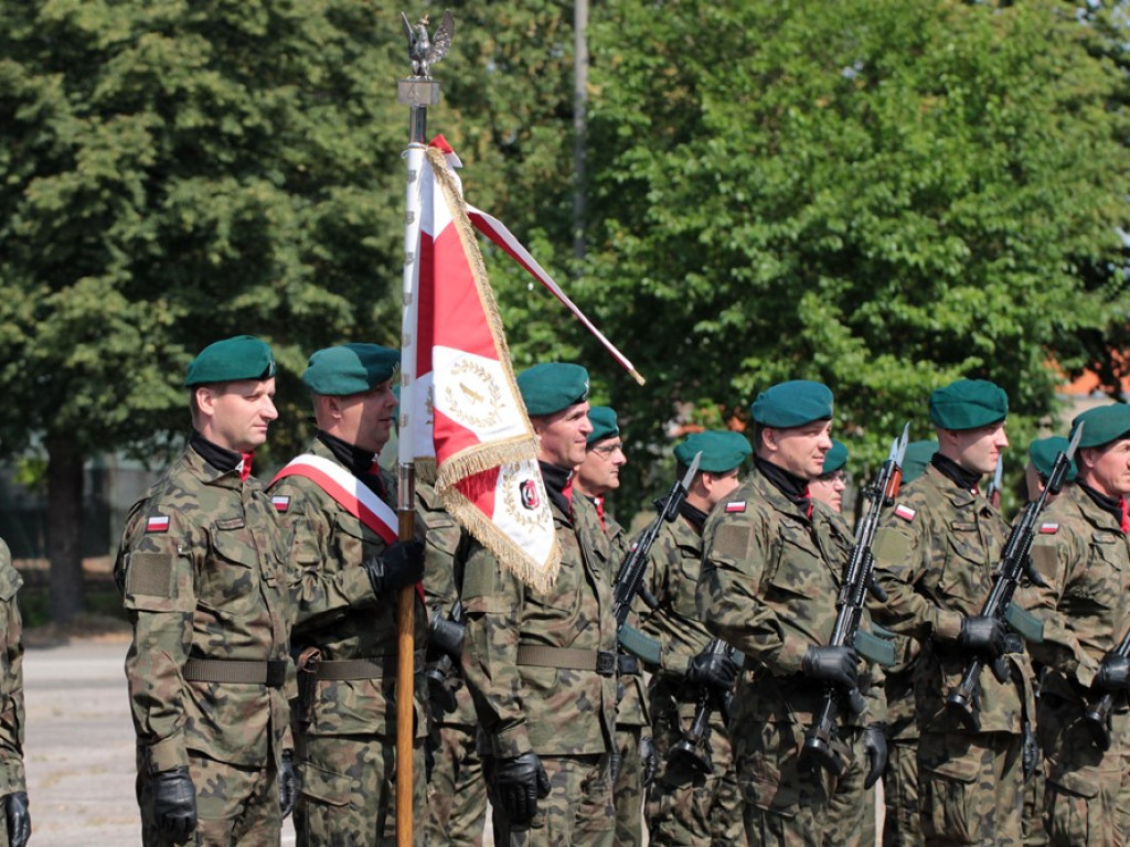 Defilada z okazji Święta Wojska Polskiego. Były awanse, odznaczenia i nagrody